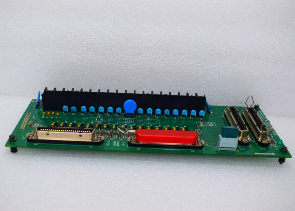 Honeywell MC-TAOY52 module with 16-channel analog outputs