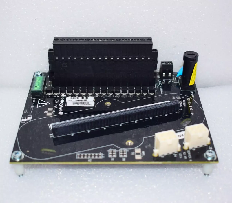 Honeywell 8C-TAOXA1 module with 16-channel 4–20 mA analog outputs
