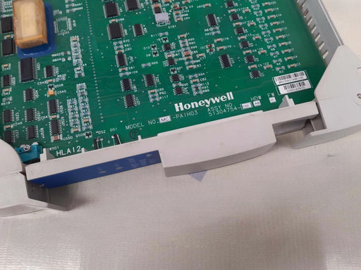 Close up view of Honeywell MC-PAIH03 High-Level Analog Input Processor