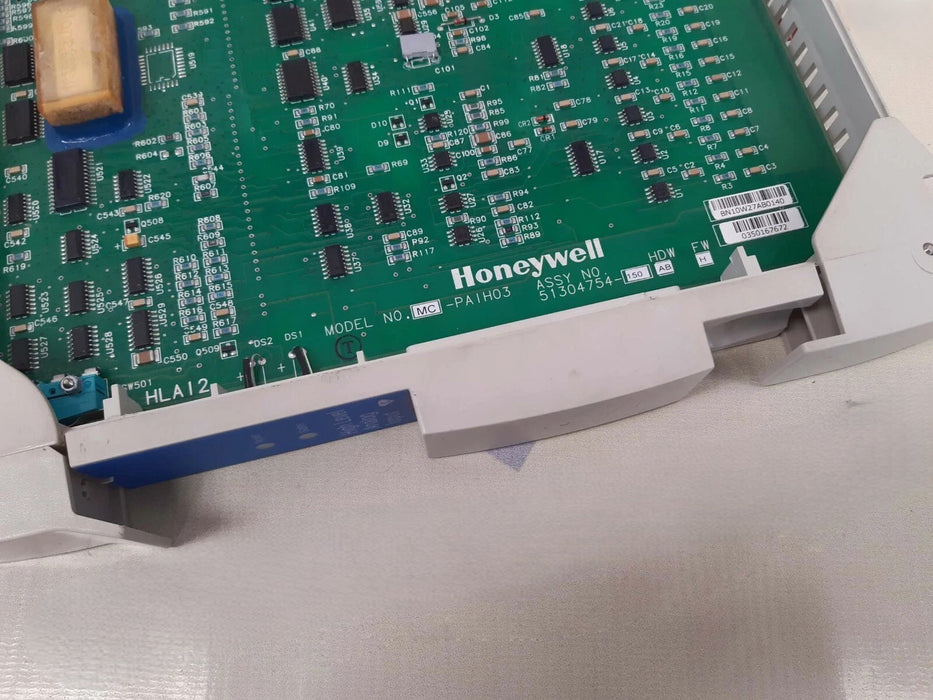 Close up view of Honeywell MC-PAIH03 High-Level Analog Input Processor