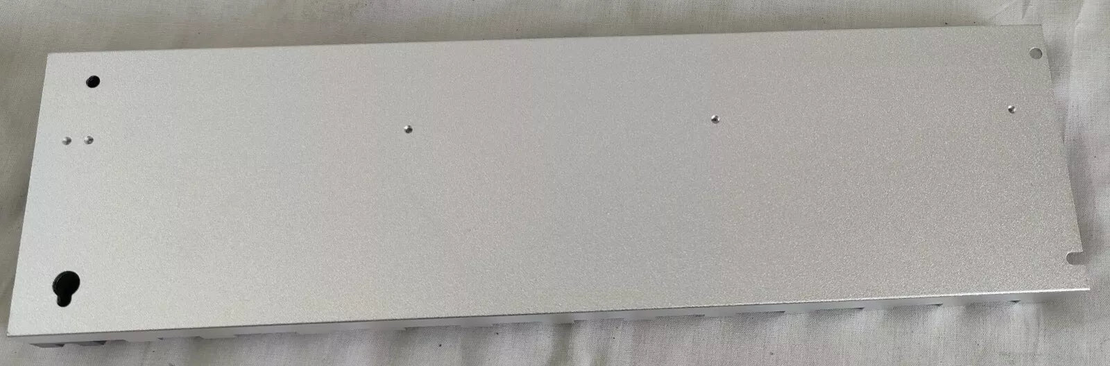 Back view of DIN rail mounting of Honeywell 2MLR-M06P-CC