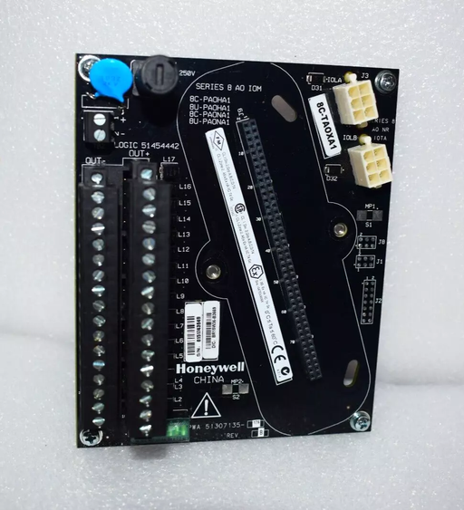 Front view of Honeywell 8C-TAOXA1 Analog Output IOTA Module