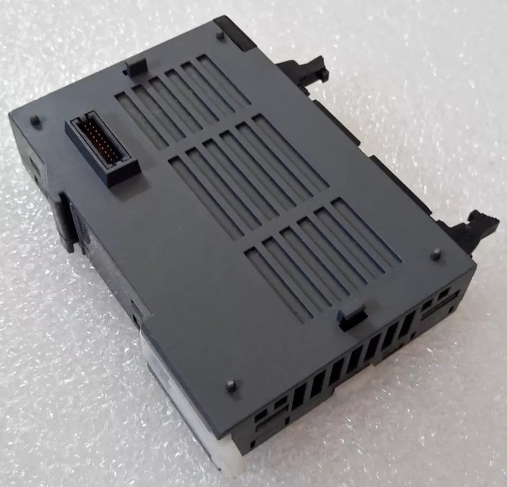 MLE‑DC32A showing terminal block connectors