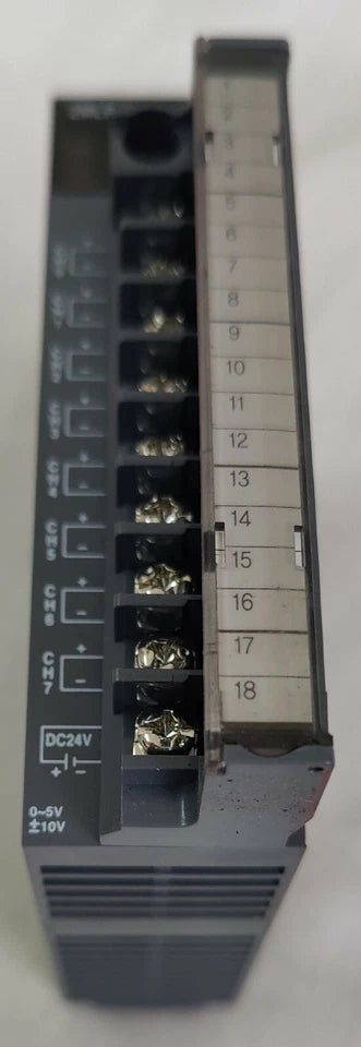 Honeywell 2MLF-DV8A 8-channel analog voltage output module front view