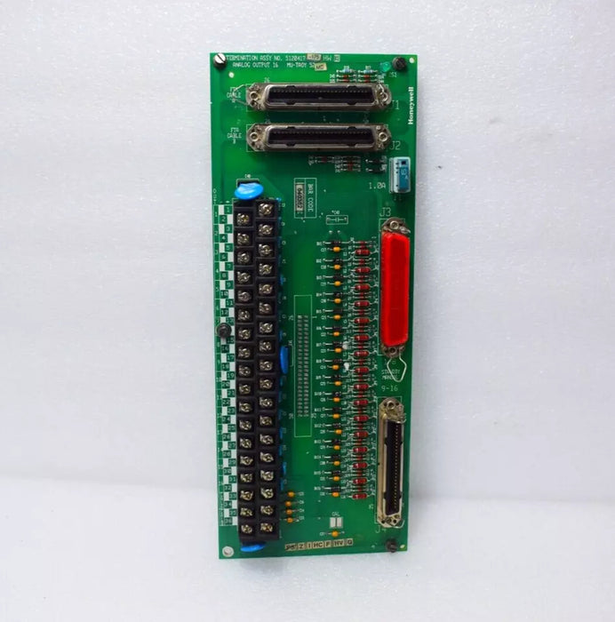 Front view of Honeywell MC-TAOY52 Analog Output Module