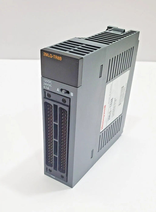 Side profile of 2MLQ‑TR8B with dual 40-pin connectors