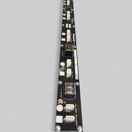 Series 8 Experion PKS header board for redundant power and IO-Link