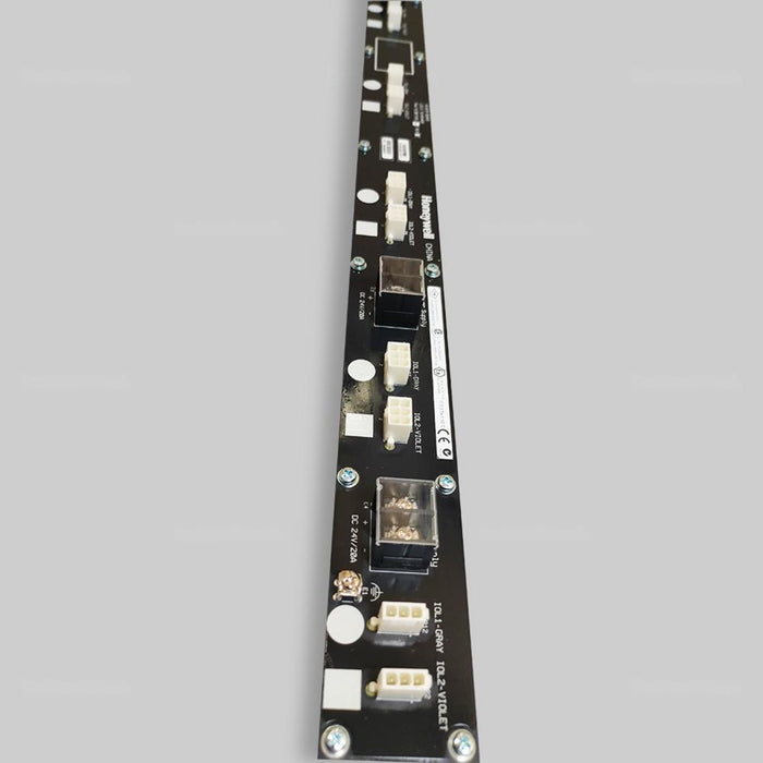 Series 8 Experion PKS header board for redundant power and IO-Link